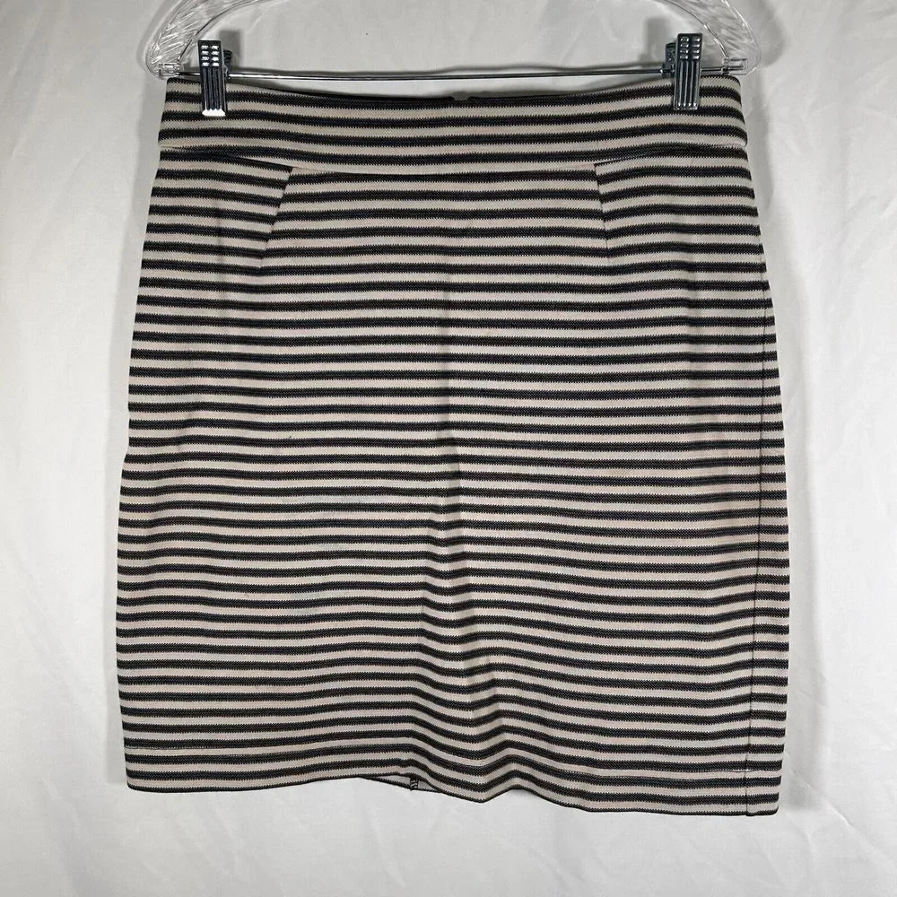 Banana Republic Skirt Women's 8P Petite Black White Striped Knee Length